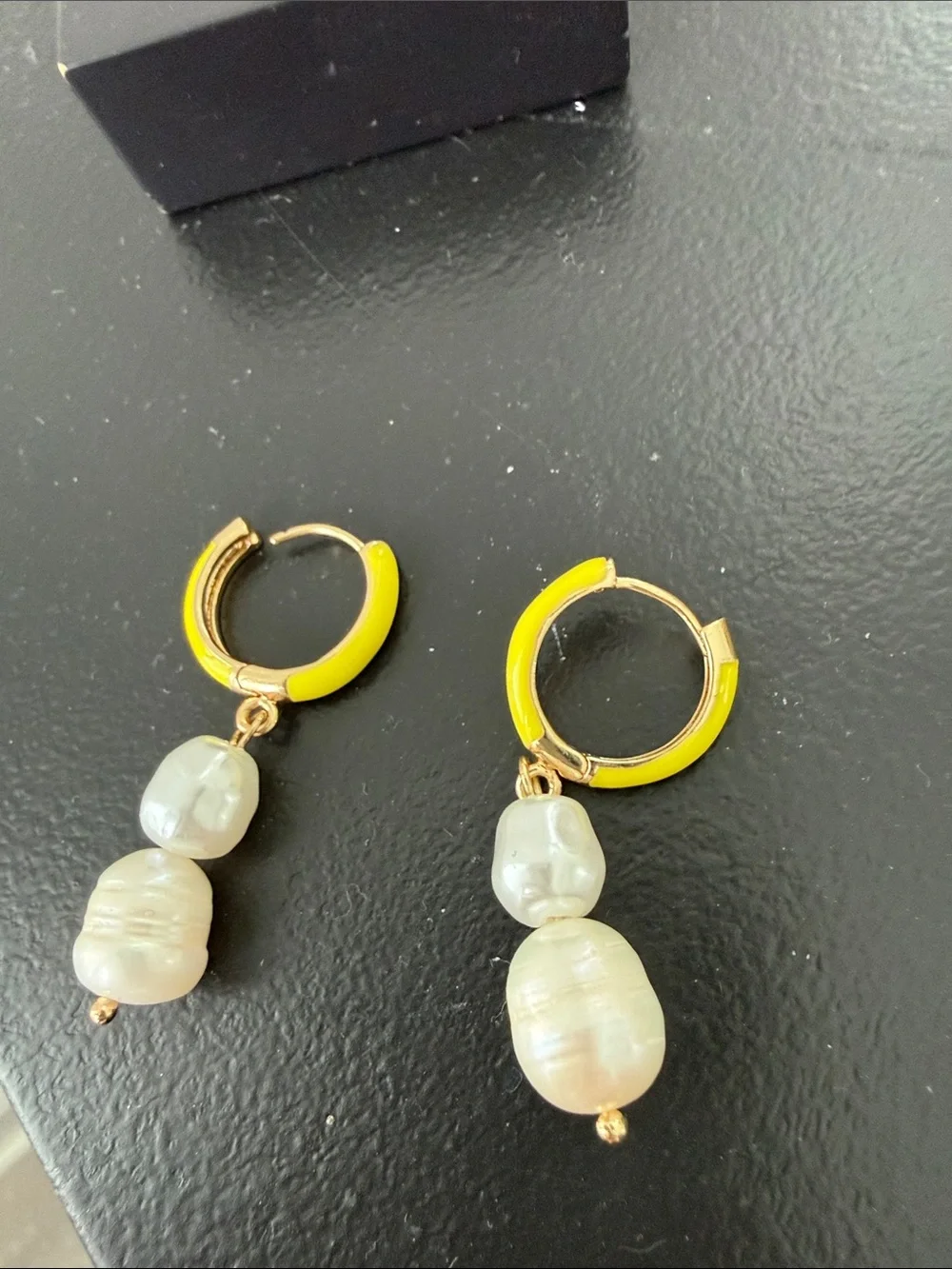 NEW Nordstrom BP Yellow Plastic Trim Hoop Dangle Faux Pearl Earrings NEW